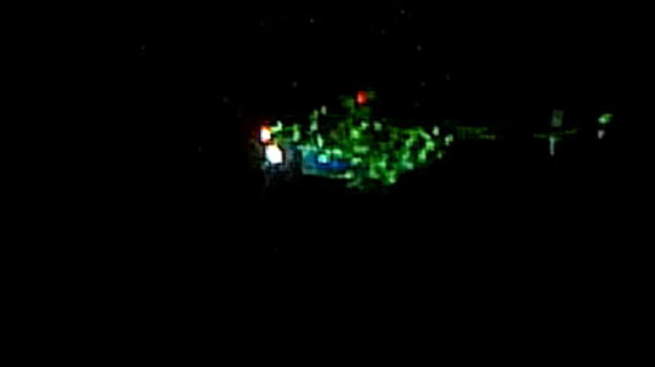 Egyptian protesters aim laser pointers at army helicopters